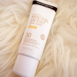 Neutrogena Tinted Mineral UV Tint Face‎ Liquid Sunscreen Light